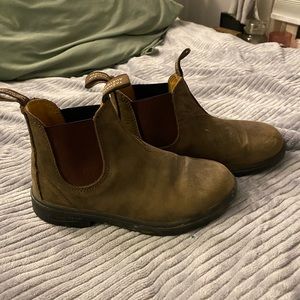 blundstones 585 chelsea boots